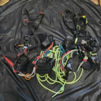 Hybrid-Vollgurte welche sowohl für Baumrettungen als auch Alpine Rettungen geeignet sind